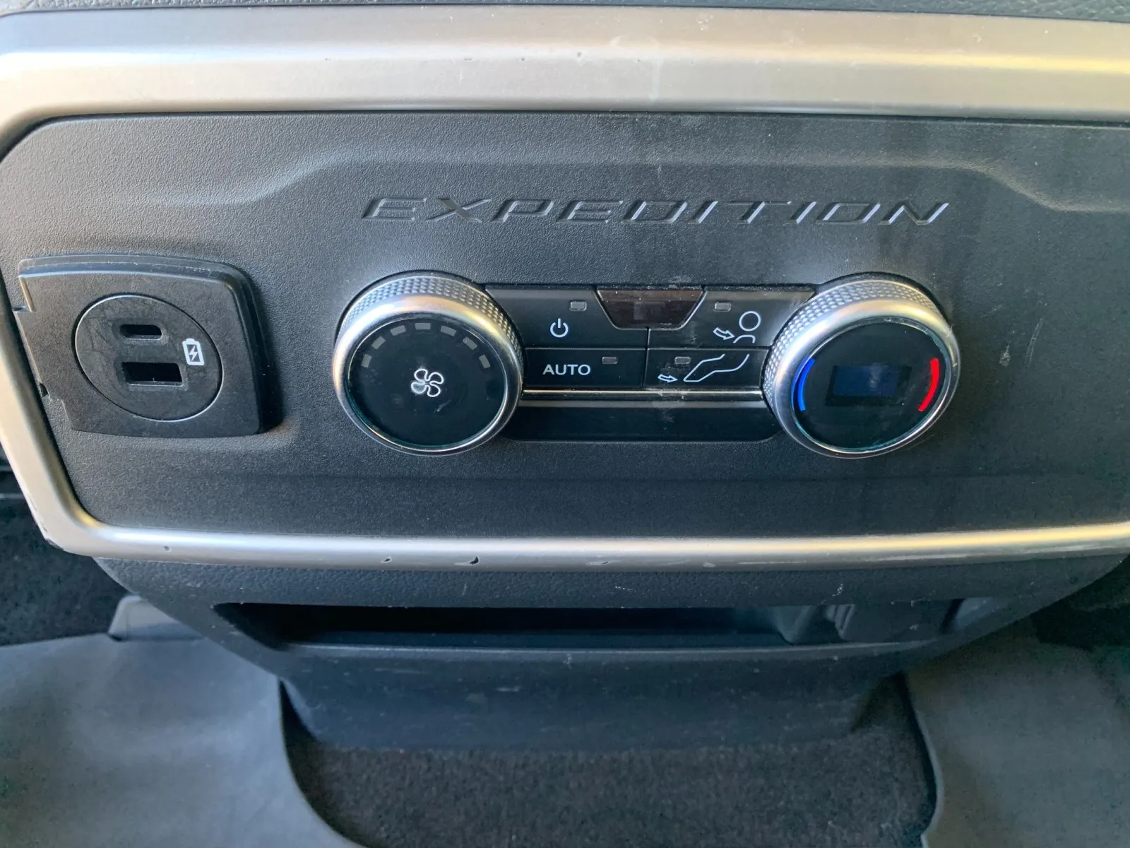 Ford Expedition photo 33