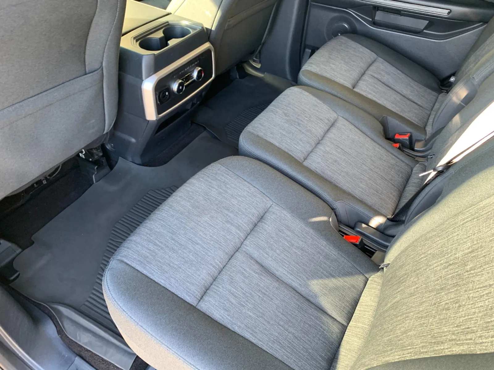 Ford Expedition photo 29