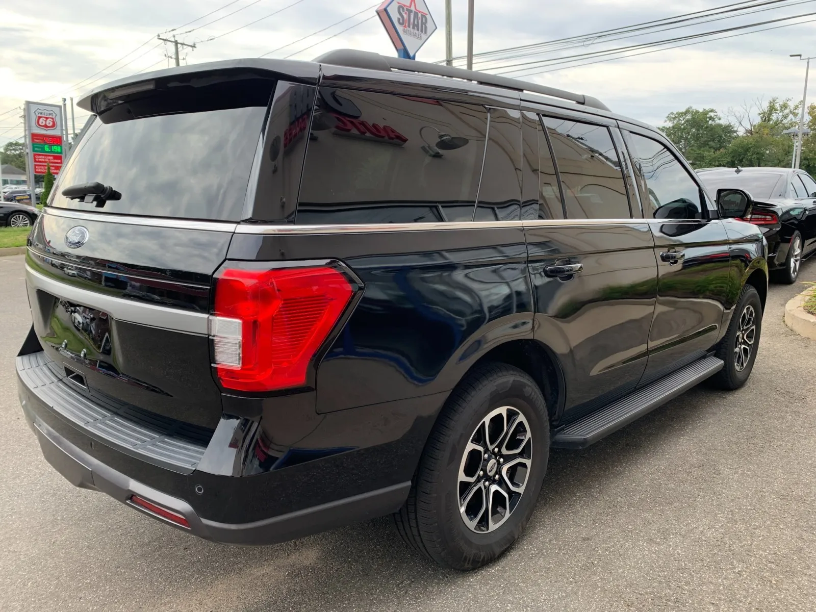 Ford Expedition photo 7