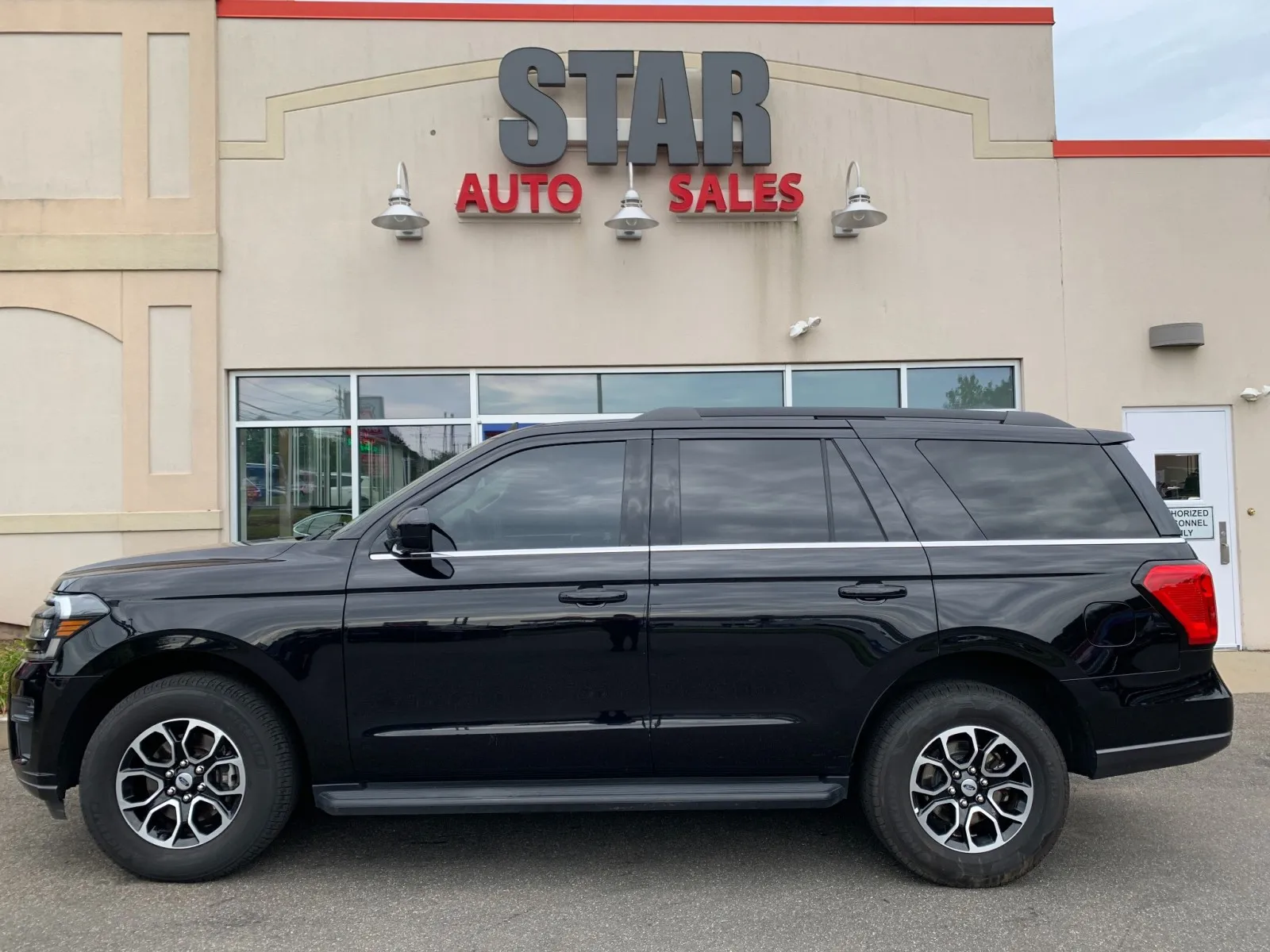 Ford Expedition photo 4