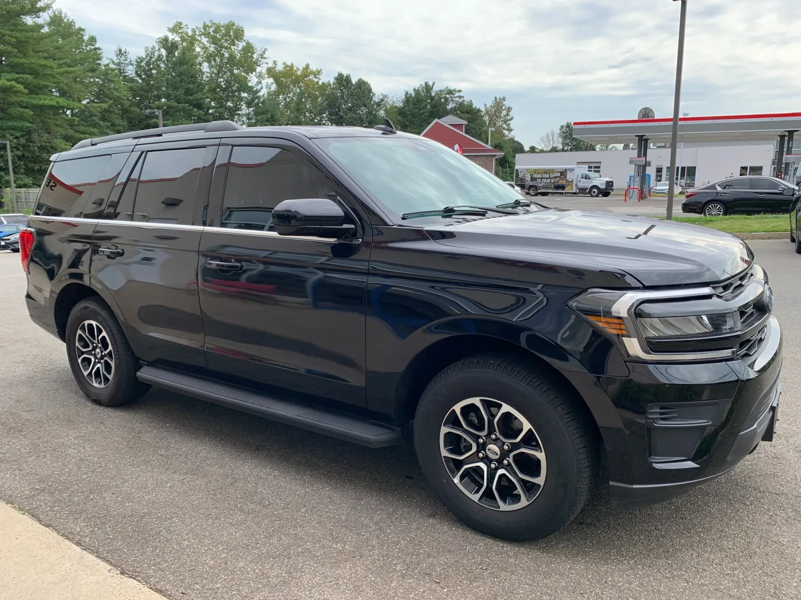 Ford Expedition photo 3