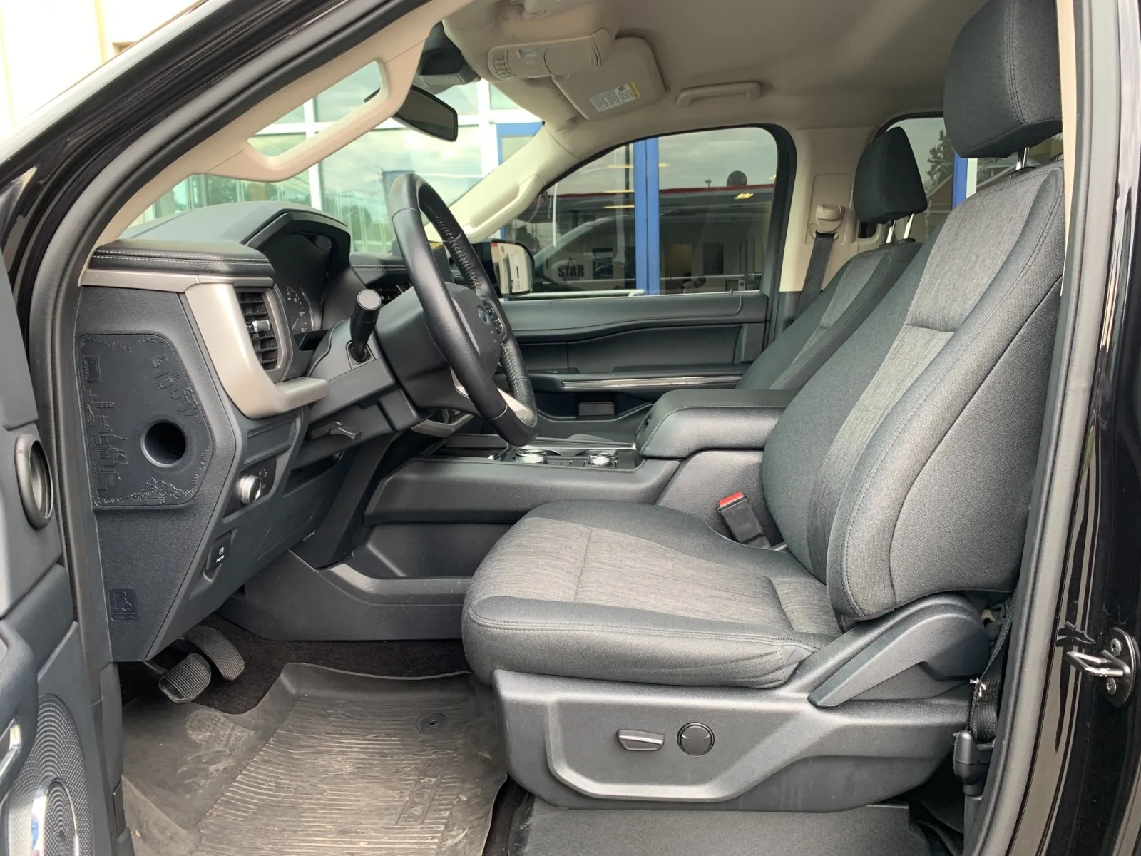 Ford Expedition photo 13
