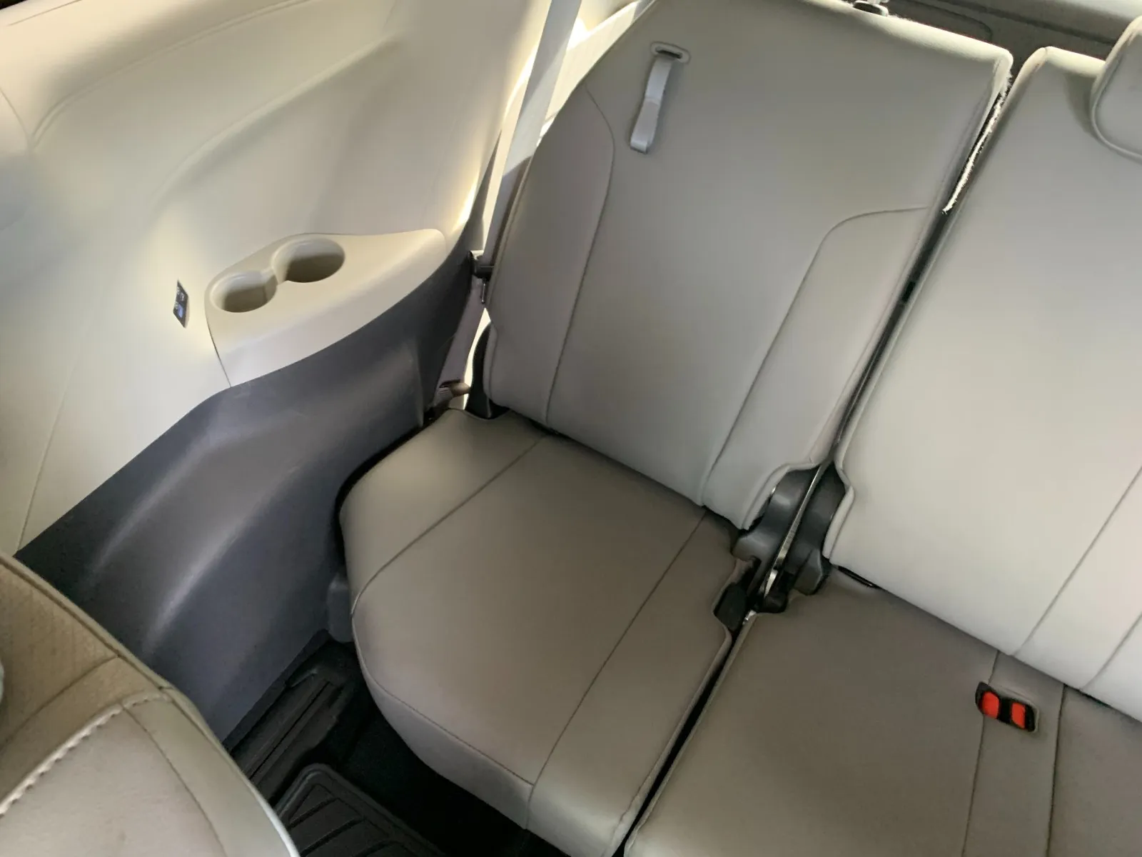 Toyota Sienna photo 33