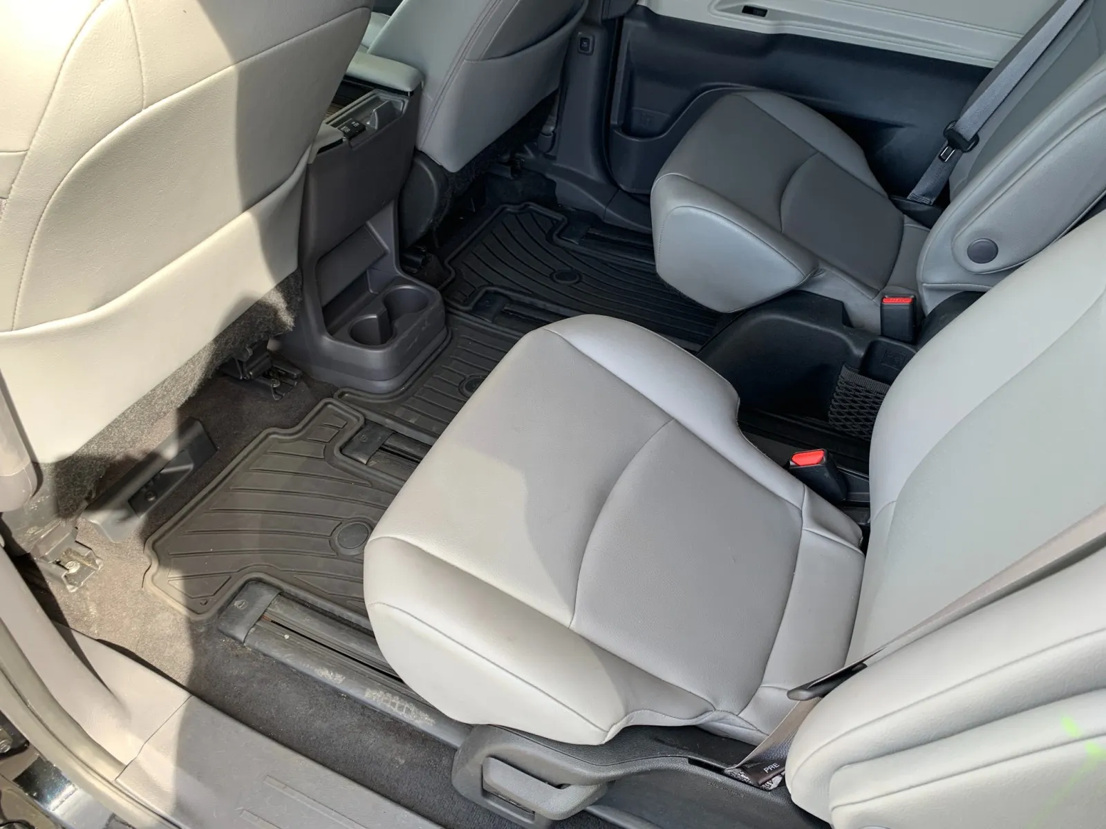 Toyota Sienna photo 26