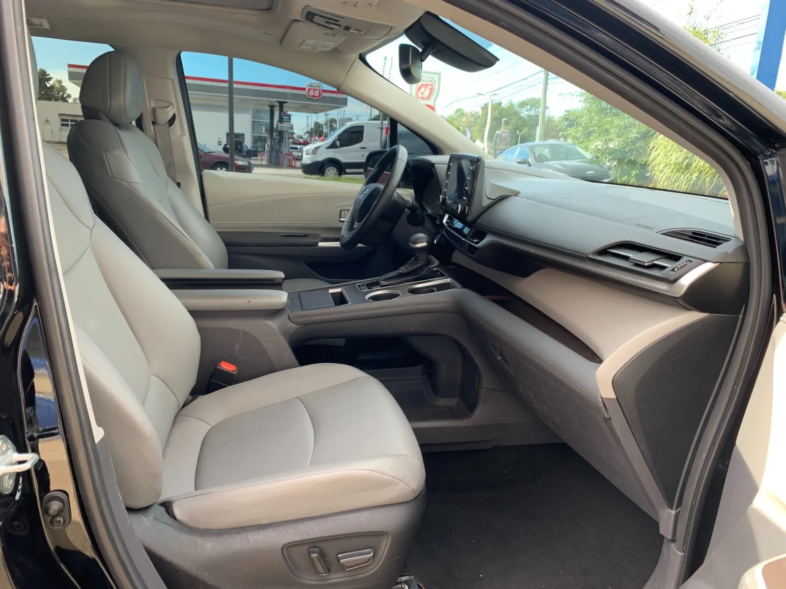 Toyota Sienna photo 36