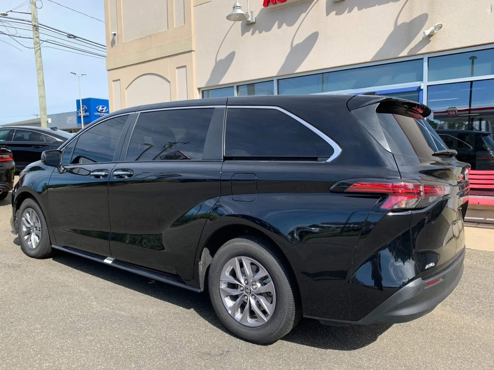 Toyota Sienna photo 5