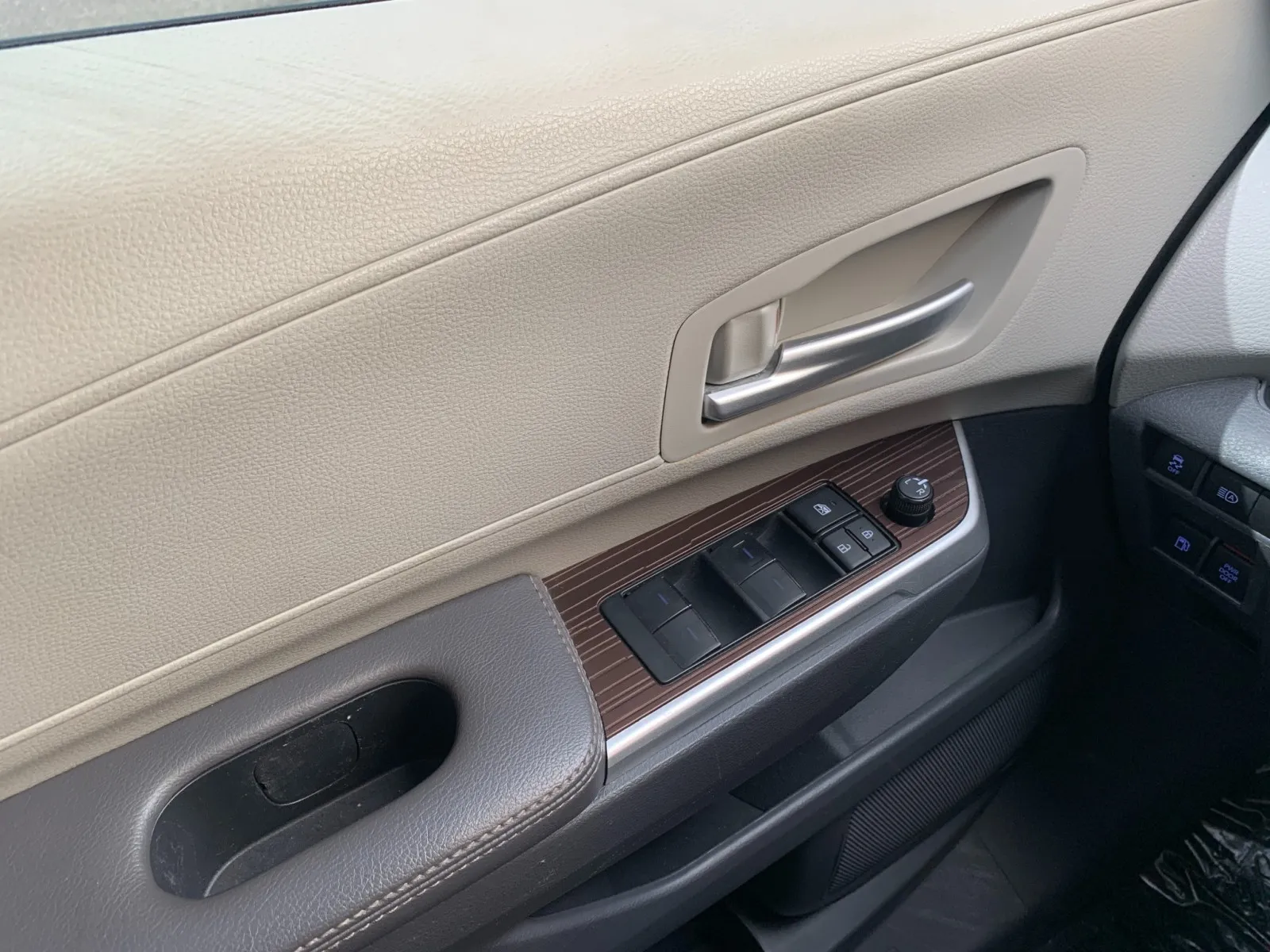 Toyota Sienna photo 14