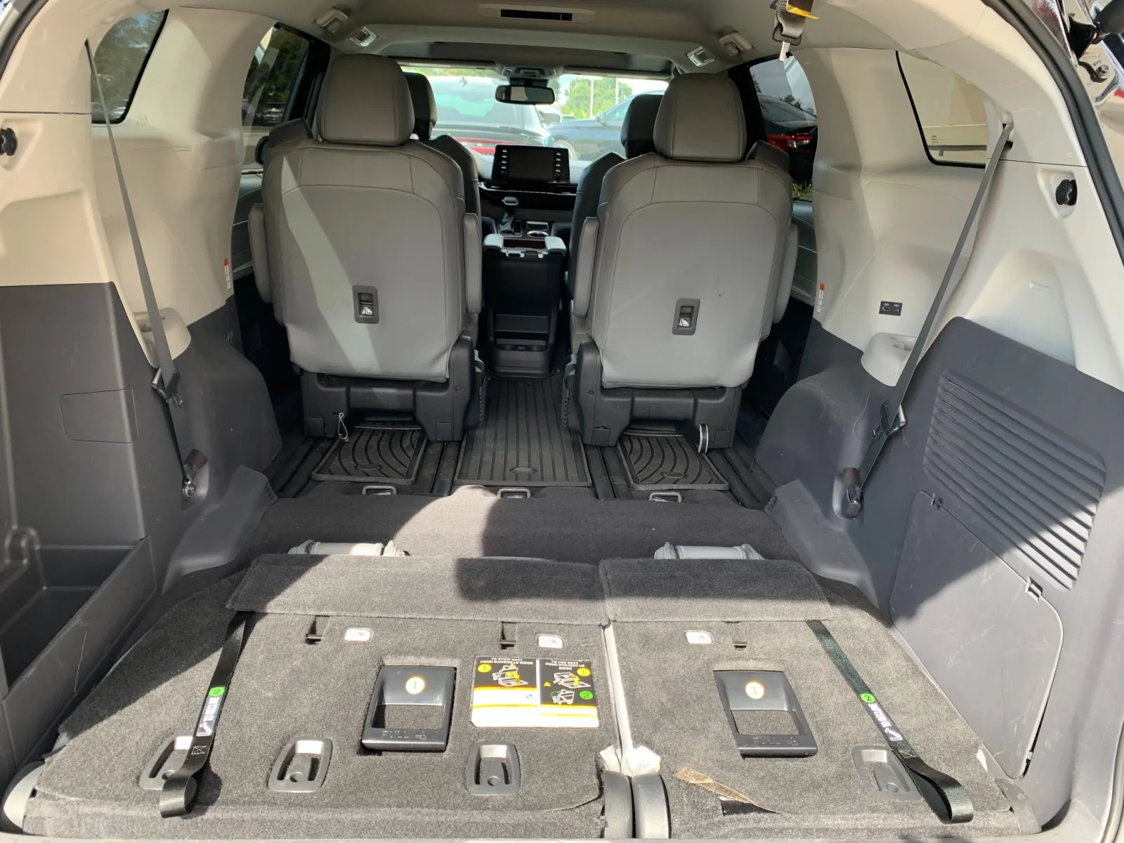 Toyota Sienna photo 10