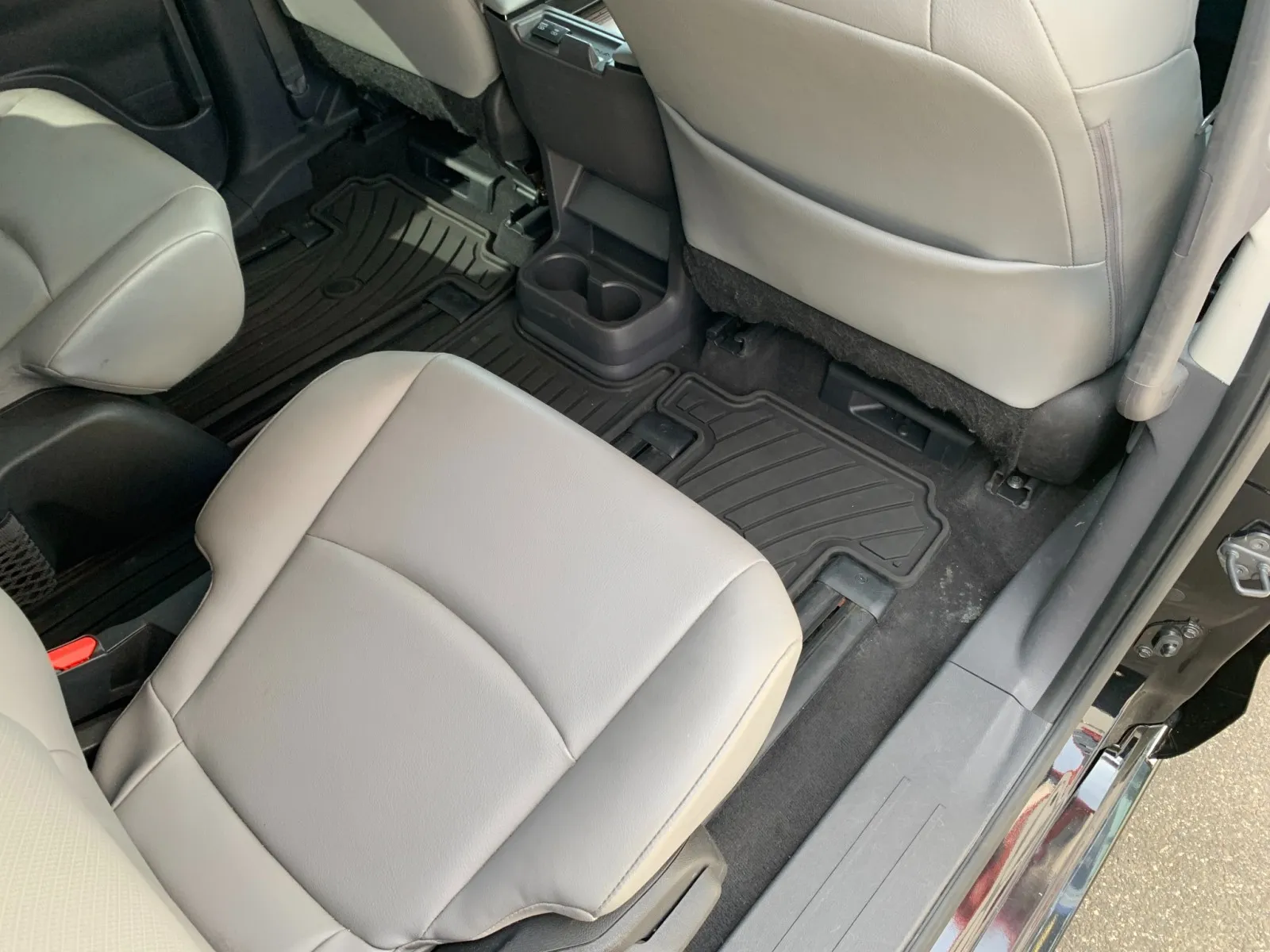 Toyota Sienna photo 35