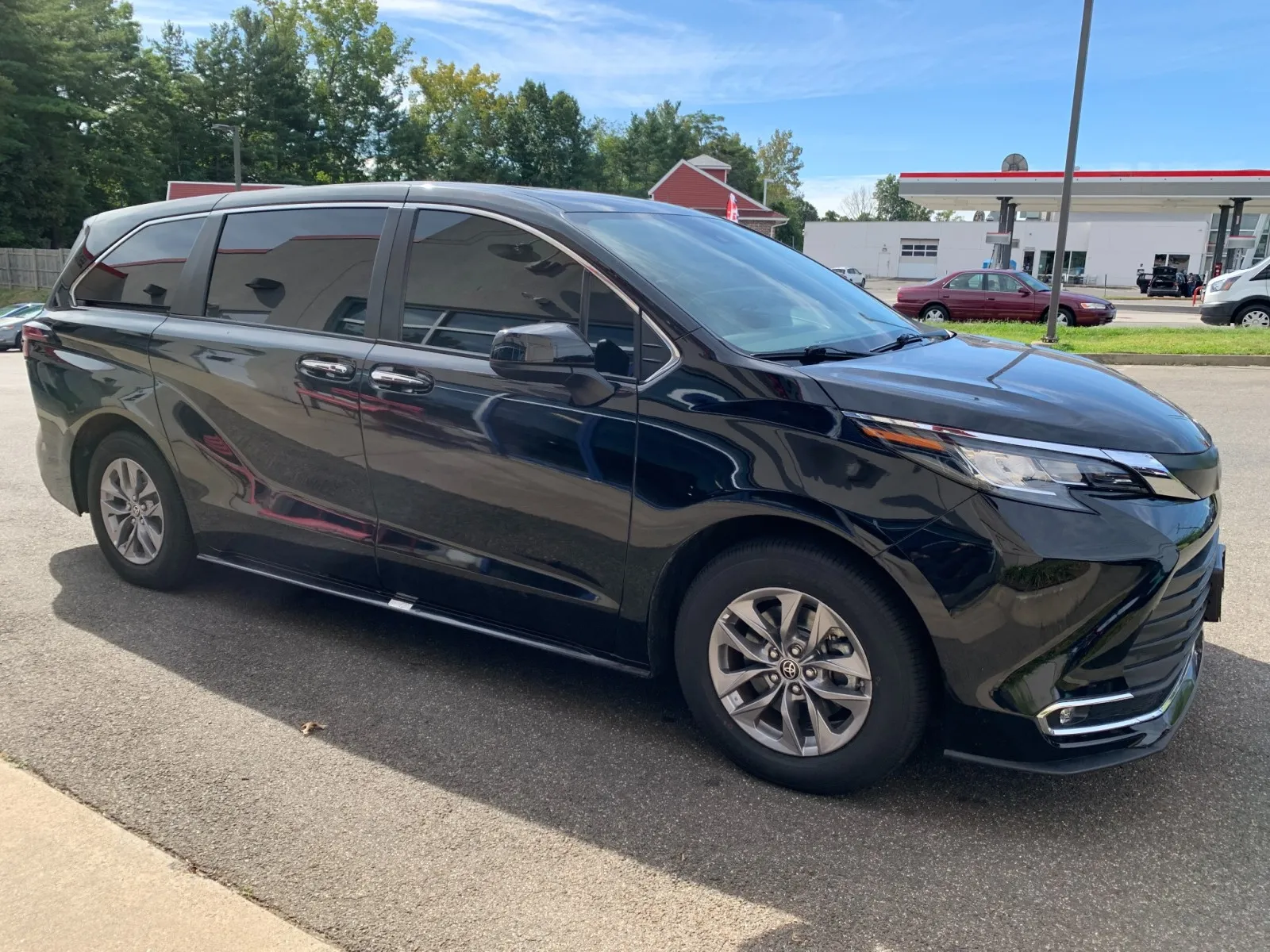 Toyota Sienna photo 3