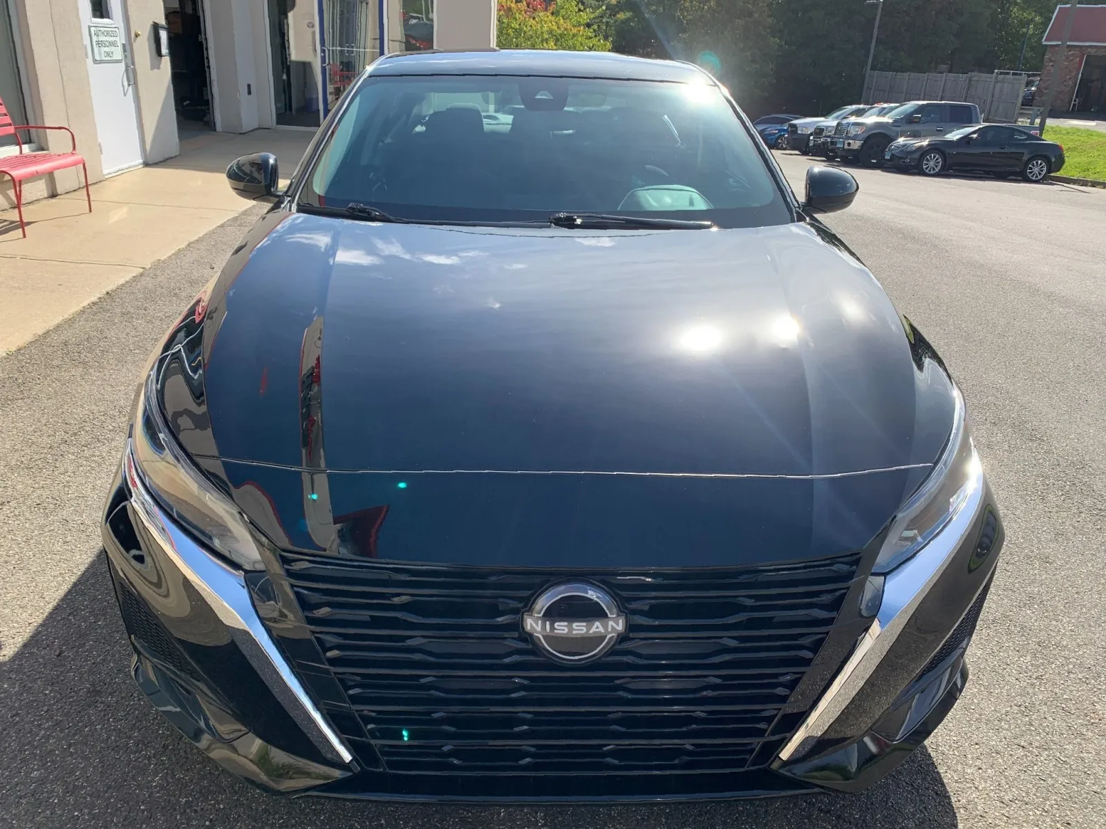 Nissan Altima photo 2