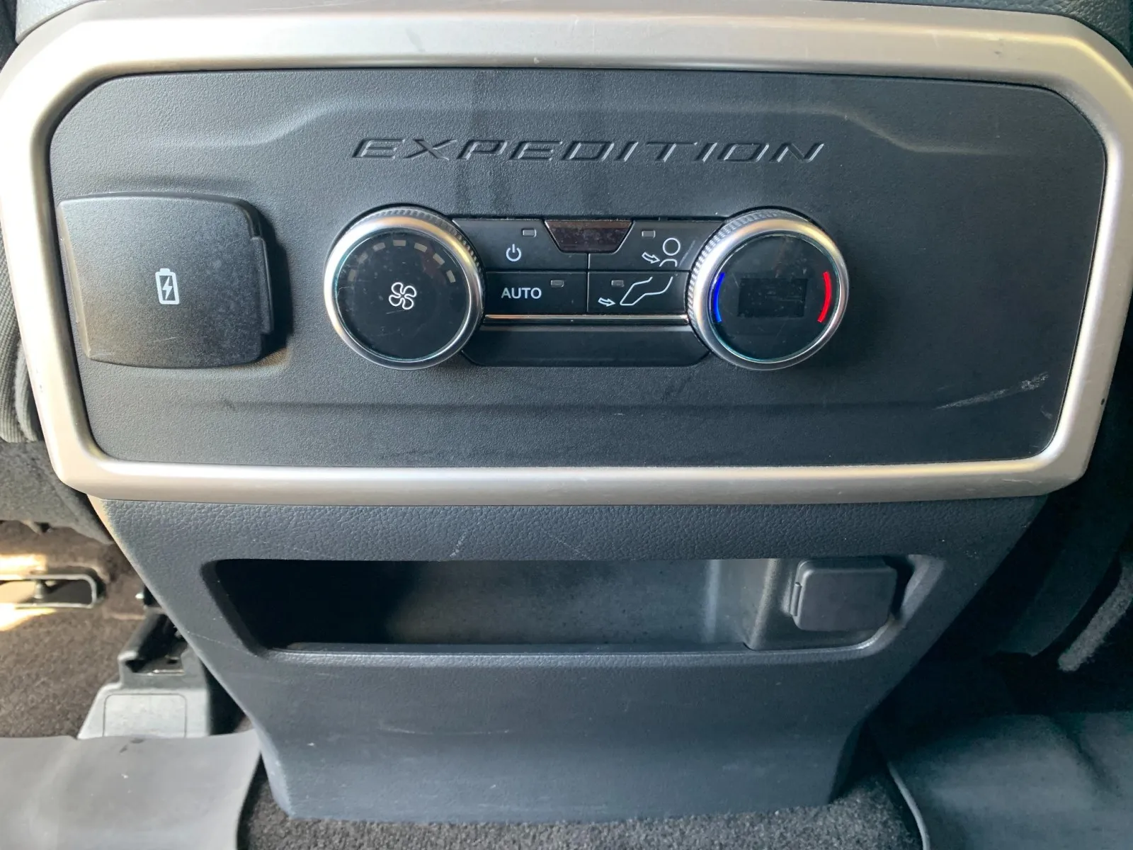 Ford Expedition photo 33