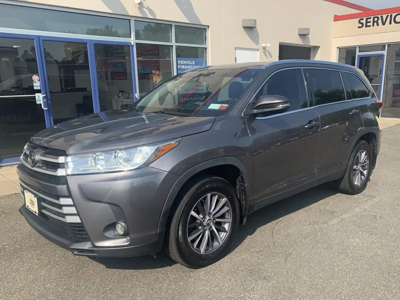 Used 2019 Toyota Highlander XLE for sale in Meriden, CT | VIN ...