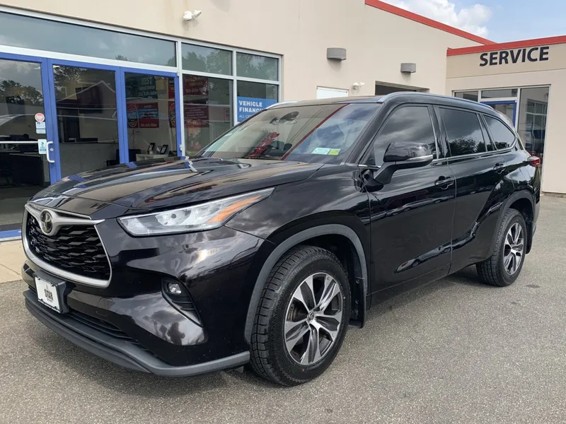 2020 Toyota Highlander XLE for sale in Meriden, CT