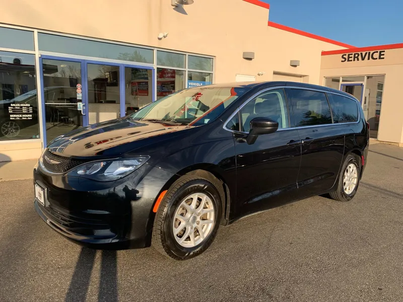 2020 Chrysler Voyager LX for sale in Meriden, CT