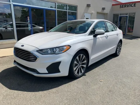 White 2019 Ford Fusion SE for sale in Meriden, CT