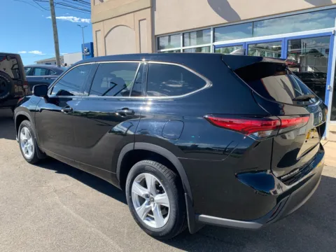 More photos of 2022 Toyota Highlander LE at Star Auto Sales, CT