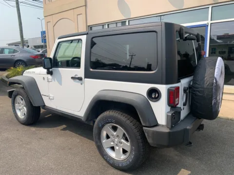 More photos of 2011 Jeep Wrangler Rubicon at Star Auto Sales, CT