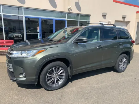 Green 2018 Toyota Highlander XLE for sale in Meriden, CT