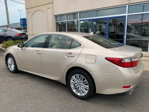 More photos of 2013 Lexus ES 350 4dr Sdn at Star Auto Sales, CT