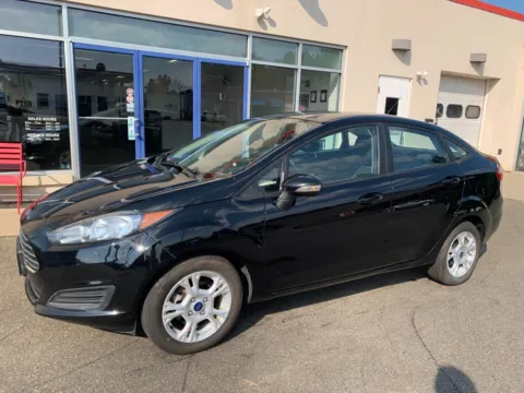 Black 2016 Ford Fiesta SE for sale in Meriden, CT