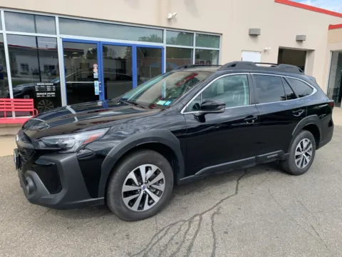 Black 2024 Subaru Outback Premium for sale in Meriden, CT