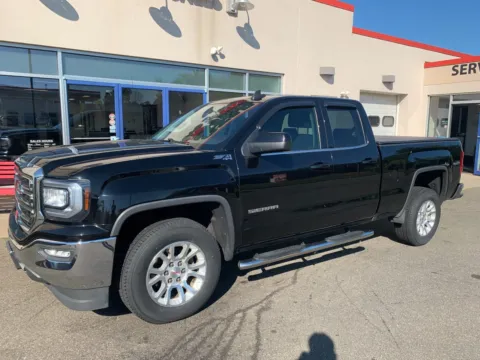 Black 2017 GMC Sierra 1500 SLE for sale in Meriden, CT