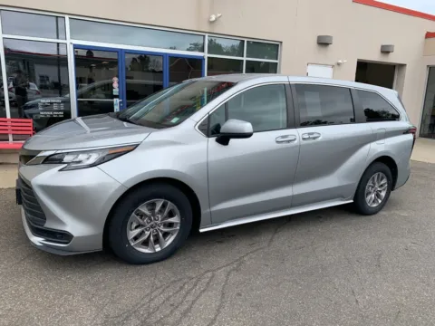 Silver 2022 Toyota Sienna LE for sale in Meriden, CT