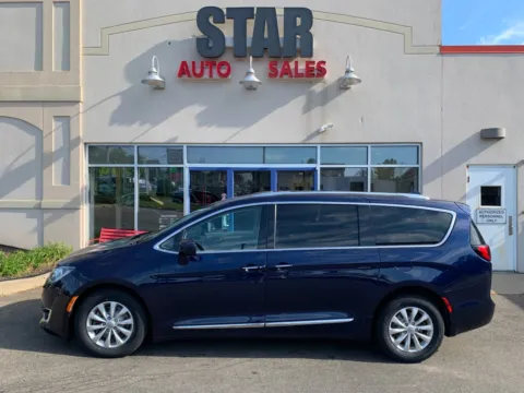 More photos of 2018 Chrysler Pacifica Touring L at Star Auto Sales, CT