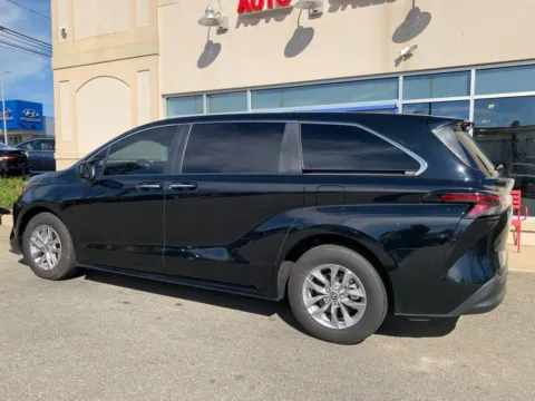 More photos of 2024 Toyota Sienna XLE at Star Auto Sales, CT