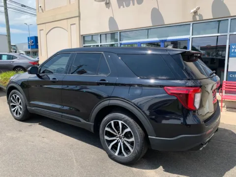 More photos of 2022 Ford Explorer ST at Star Auto Sales, CT