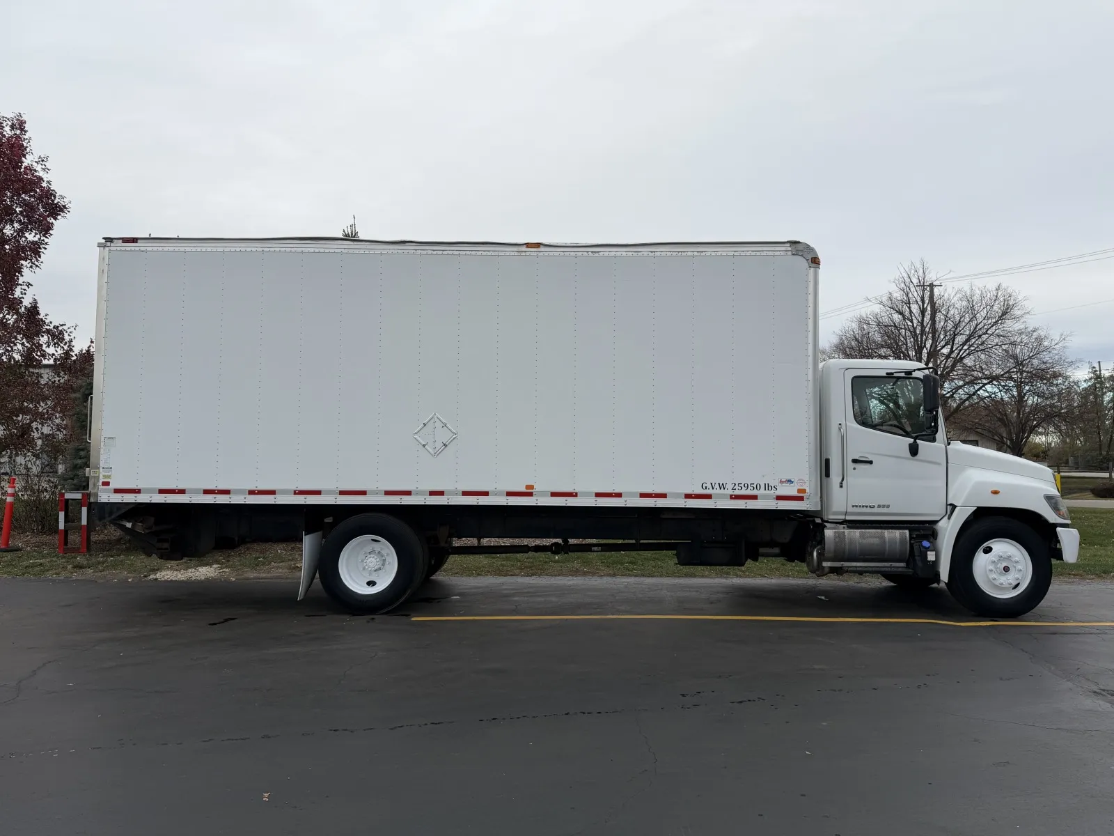 2019 Hino 268 24ft Box Truck
