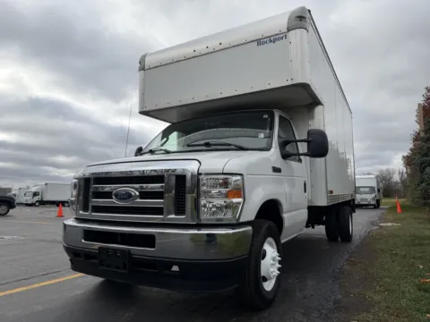 More photos of 2021 Ford E-450 16ft Attic Truck with Lift Gate at Signature Truck Center, IL