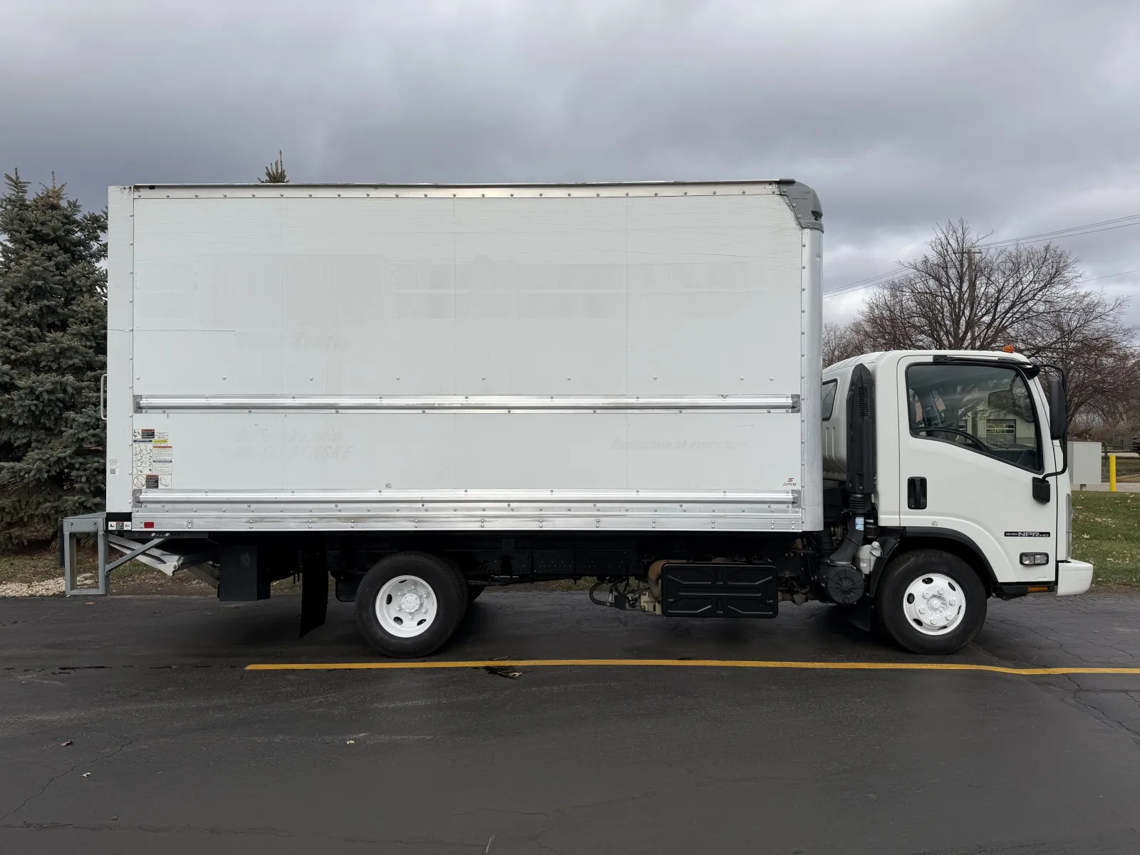 White 2019 Isuzu NPR 16ft Box Truck with Lift Gate for sale in Crystal Lake, IL