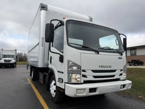 Another view of 2019 Isuzu NPR 16ft Box Truck with Lift Gate for sale in Crystal Lake, IL at Signature Truck Center
