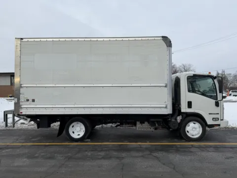White 2020 Isuzu 16 Ft NPR w/ Lift (GAS) for sale in Crystal Lake, IL