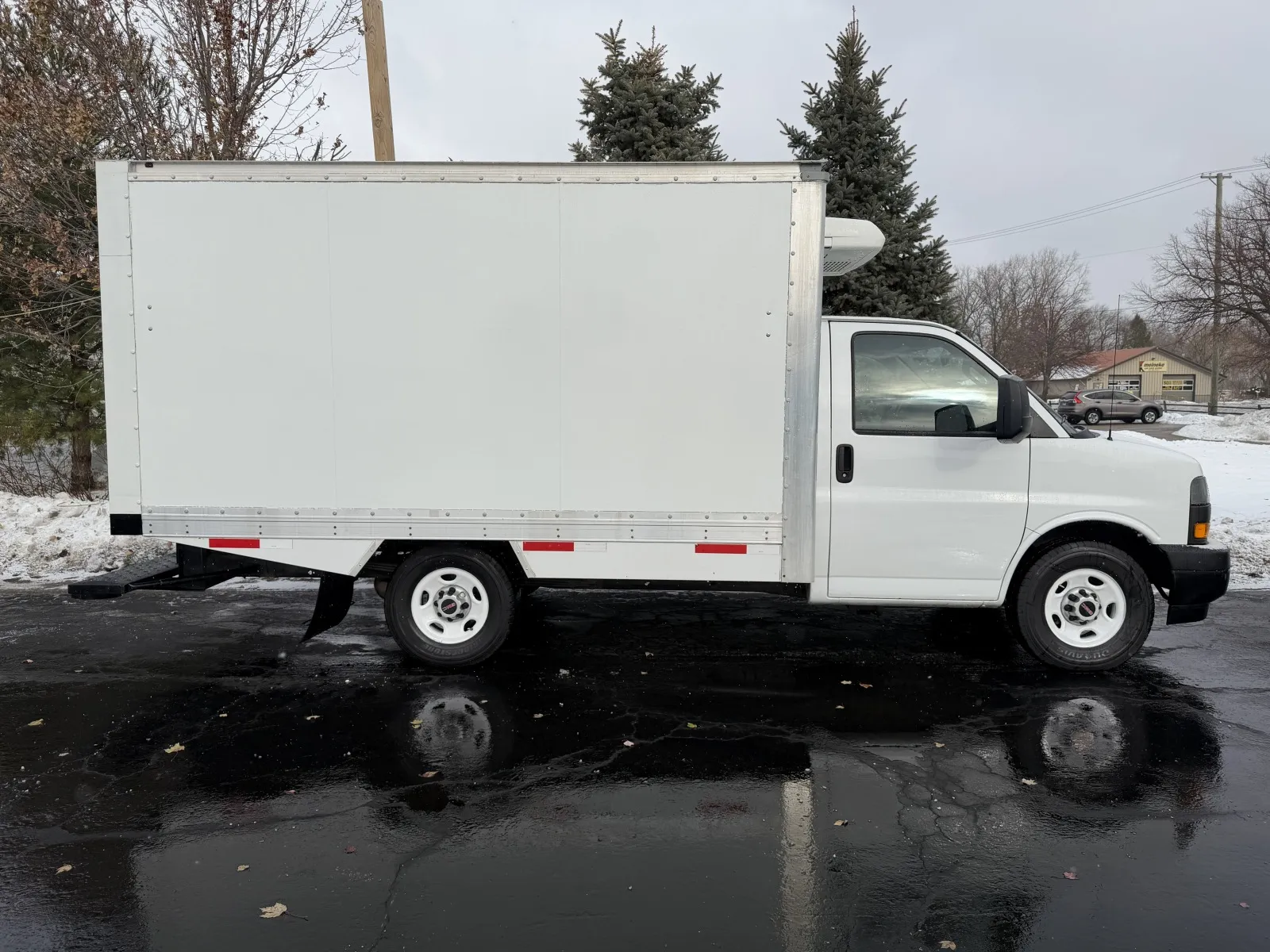 White 2020 GMC 3500 12ft Box Truck for sale in Crystal Lake, IL
