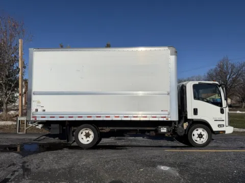 White 2020 Isuzu 16 Ft NPR w/ Lift (GAS) for sale in Crystal Lake, IL