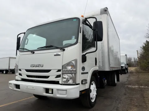 More photos of 2019 Isuzu NPR XD 16ft Box Truck with Lift Gate at Signature Truck Center, IL