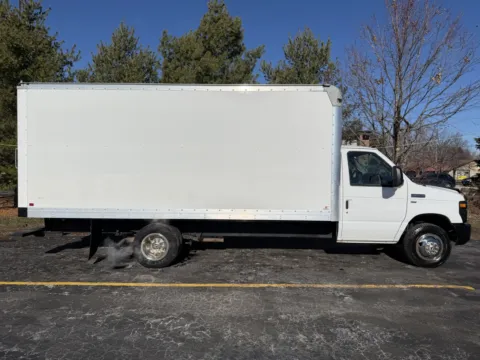 White 2012 Ford E-350 16ft Box Truck for sale in Crystal Lake, IL