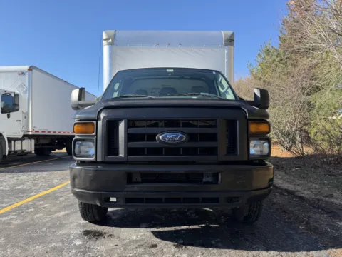 More photos of 2012 Ford E-350 16ft Box Truck at Signature Truck Center, IL