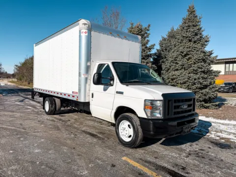 Another view of 2019 Ford E-350 16ft Box Truck with Lift Gate for sale in Crystal Lake, IL at Signature Truck Center