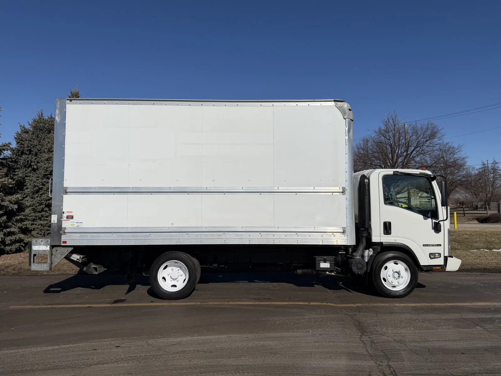 White 2018 Isuzu NPR 16ft Box Truck with Lift Gate for sale in Crystal Lake, IL