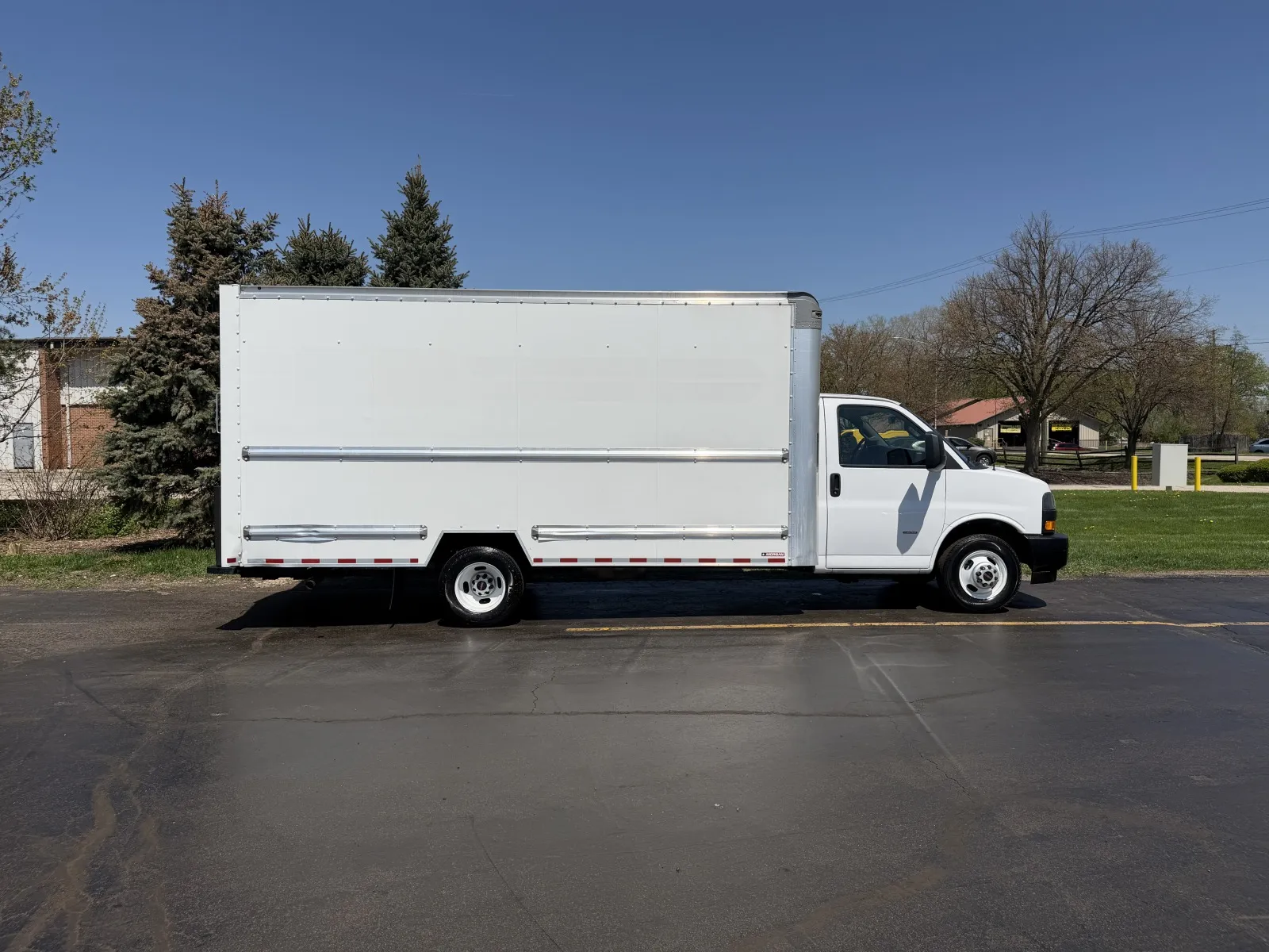 2021 GMC Savana Cutaway Work Van