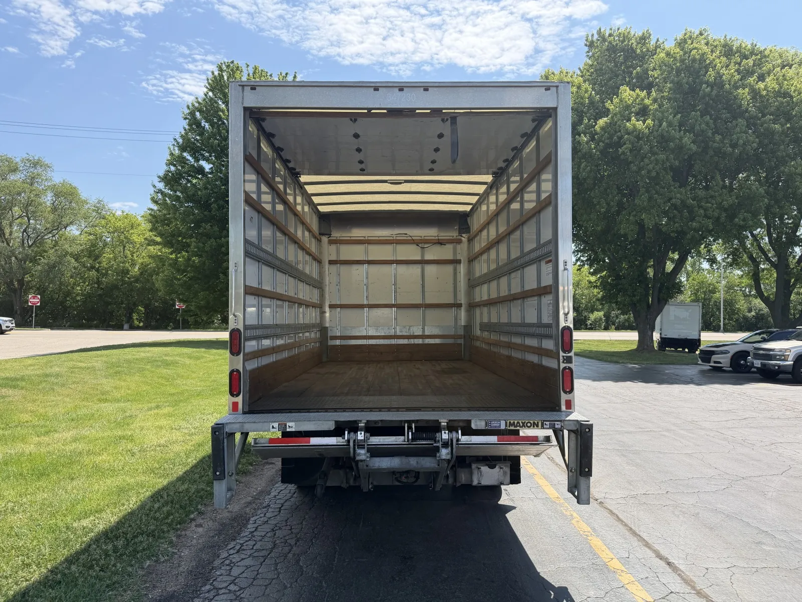 2019 Isuzu NPR HD - Photo 17