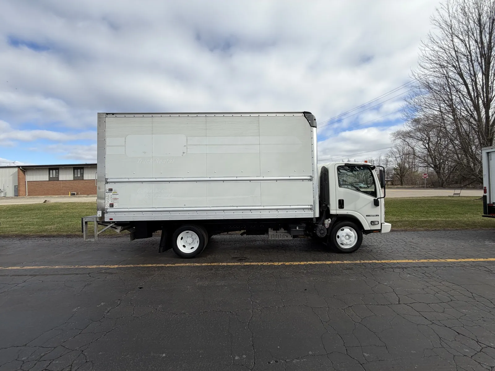 White 2019 Isuzu NPR 16ft Box Truck with Lift Gate for sale in Crystal Lake, IL
