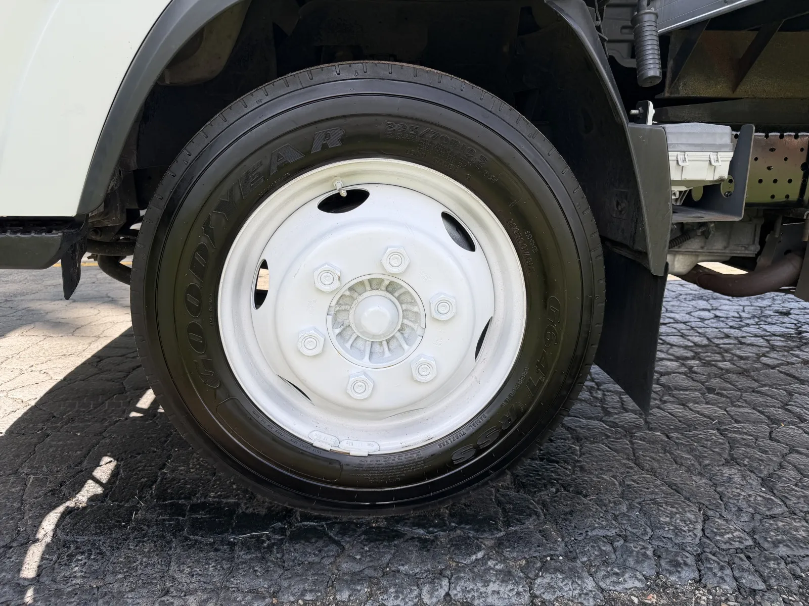2019 Isuzu NPR HD - Photo 6