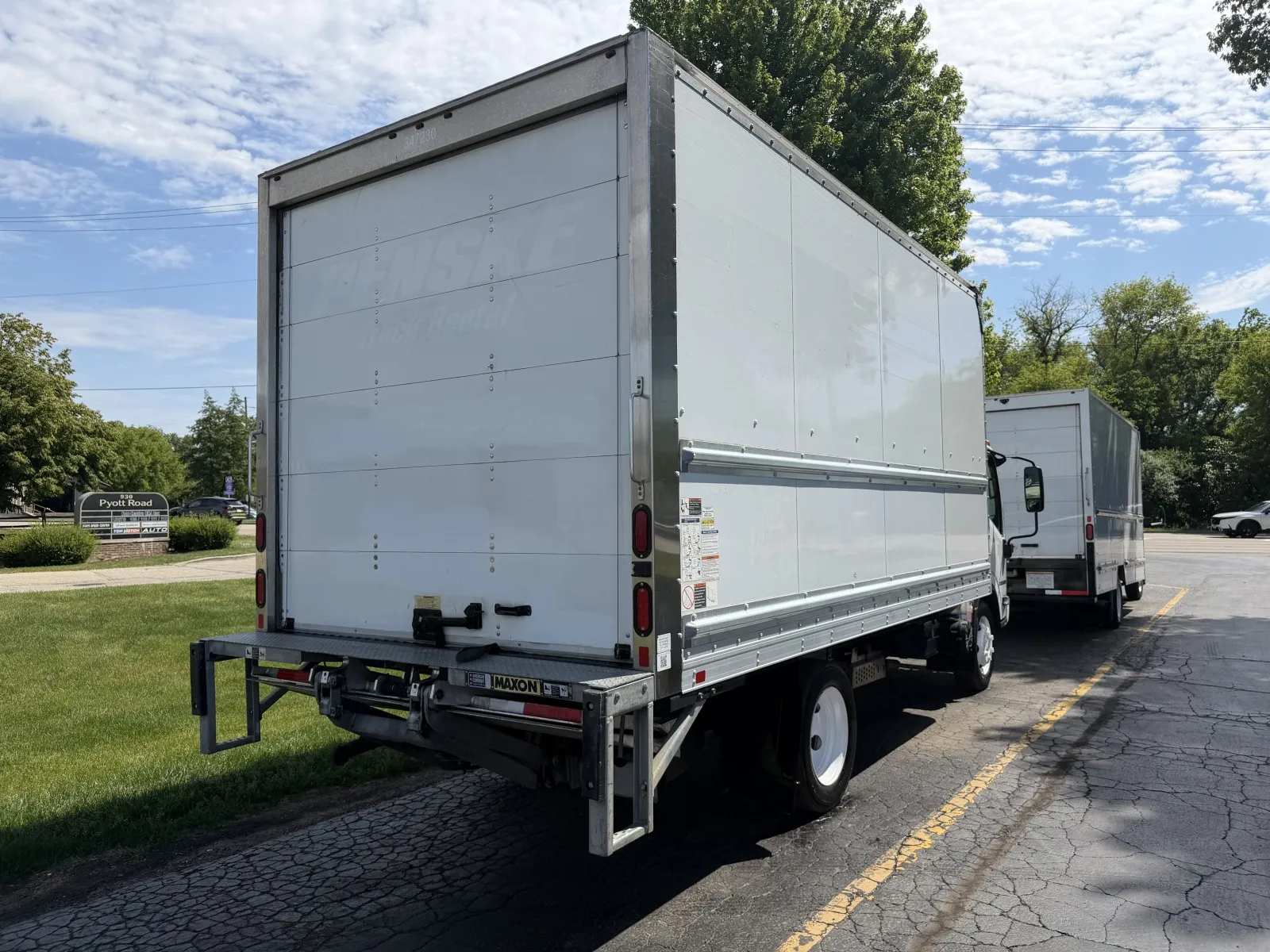 2019 Isuzu NPR HD - Photo 12