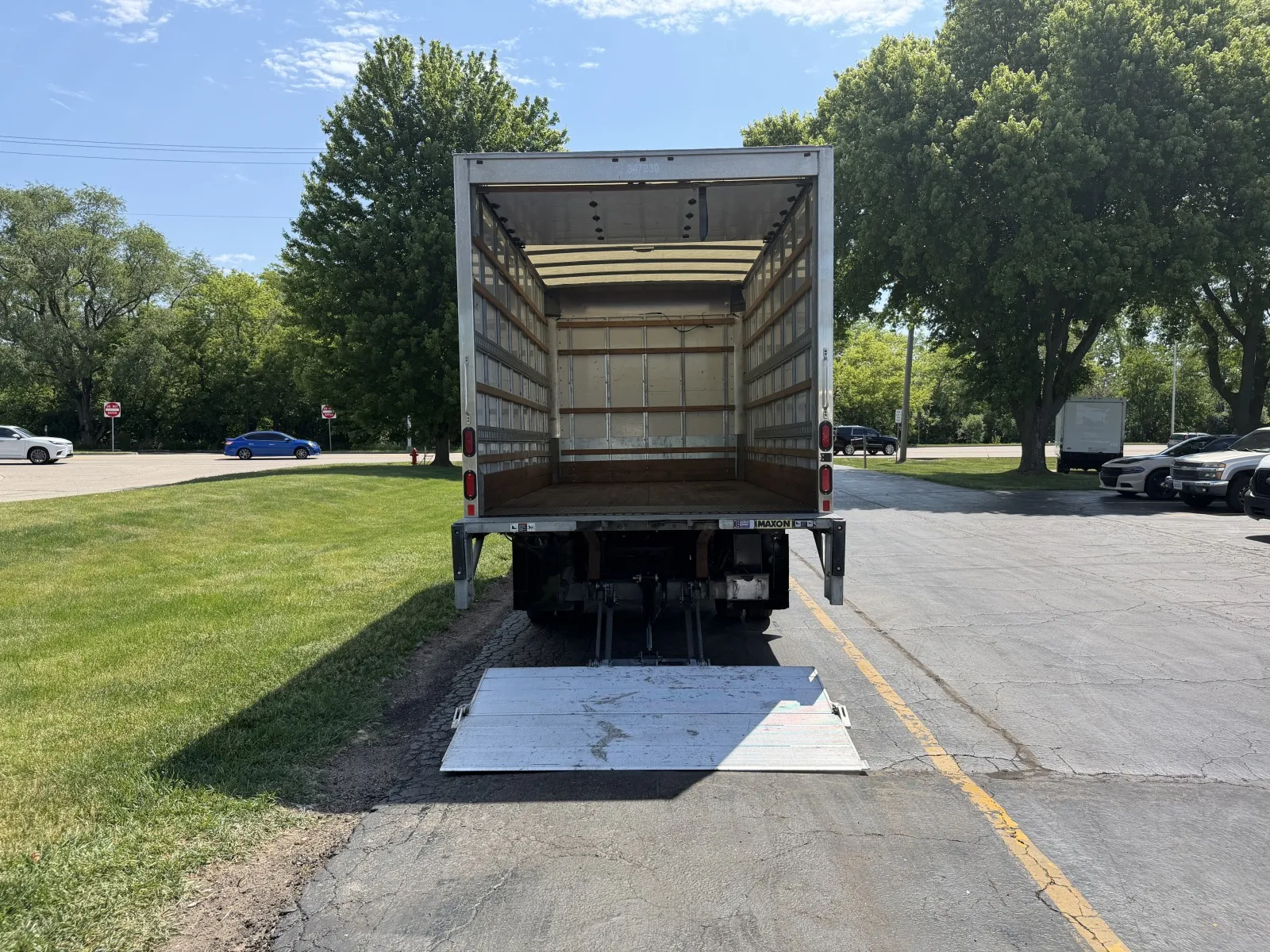 2019 Isuzu NPR HD - Photo 18