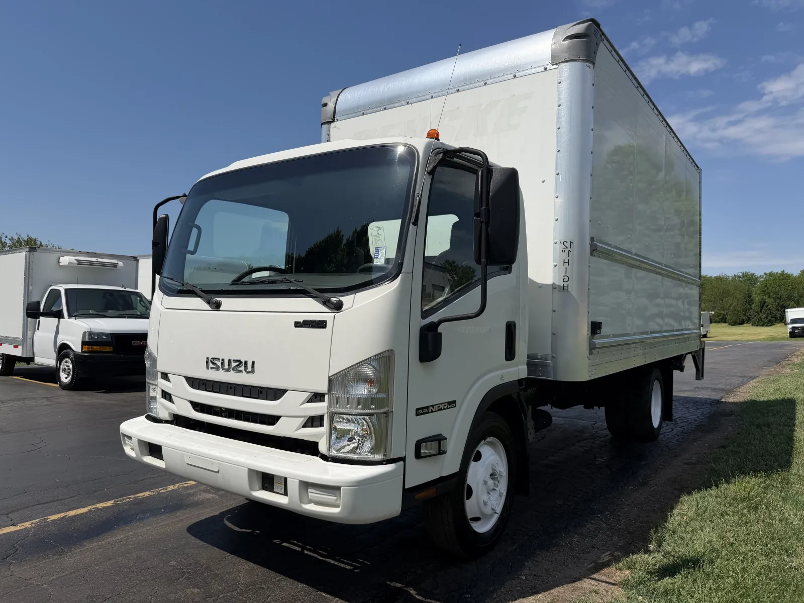 2019 Isuzu NPR HD - Photo 5